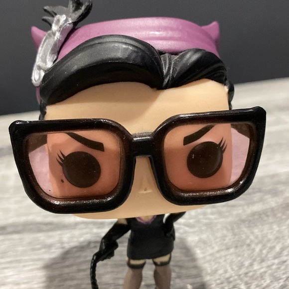 Funko Pop! Heroes | DC Comics Bombshells #225: Catwoman - Vinyl Figure - Picture 5 of 9